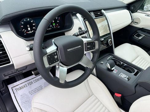 New 2026 Land Rover Discovery Limited Edition AWD/4WD image 27