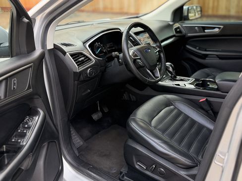 Used 2016 Ford Edge SEL w/ Equipment Group 201A FWD image 9