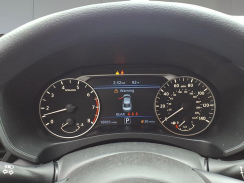 Used 2024 Nissan Altima 2.5 SV AWD/4WD image 9