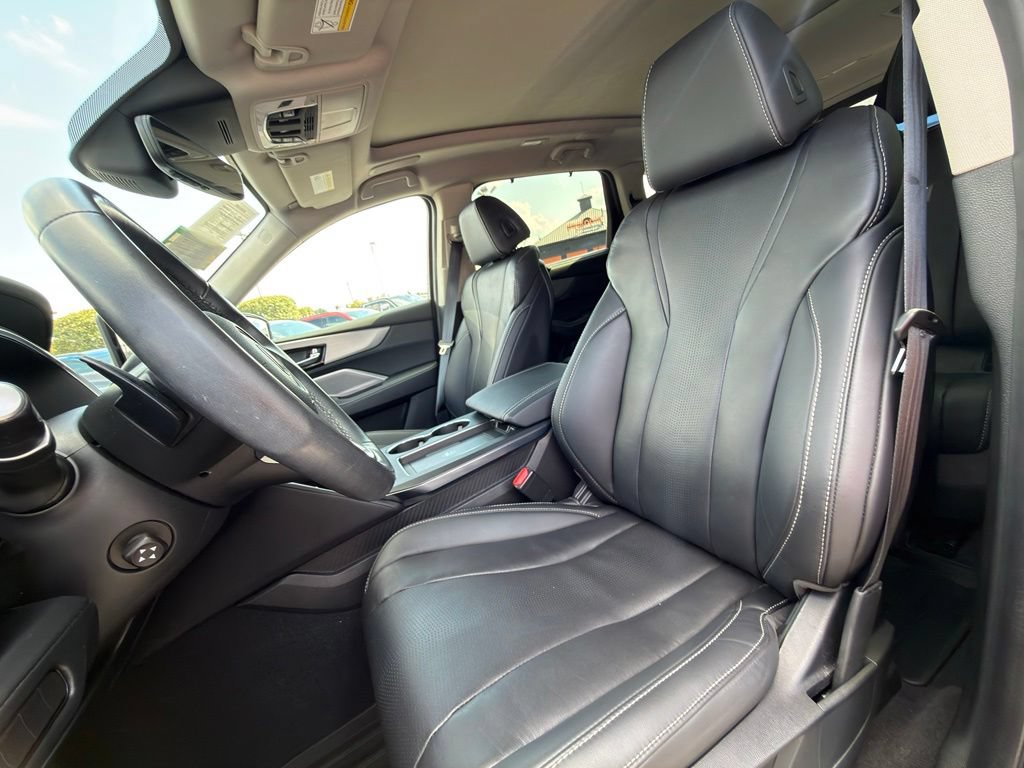 Certified 2025 Acura MDX w/ Technology Package AWD/4WD image 12