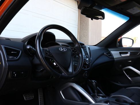 Used 2016 Hyundai Veloster Turbo image 23