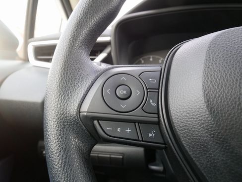 Used 2023 Toyota Corolla LE image 22