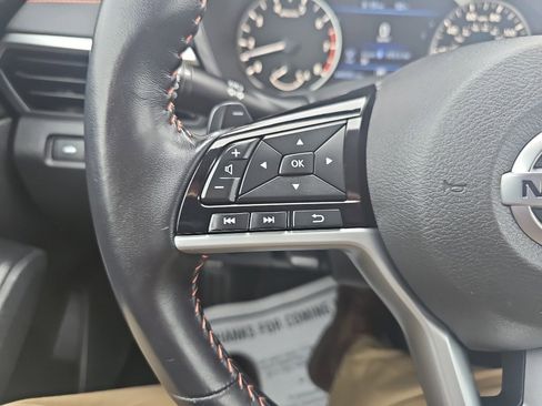 Used 2021 Nissan Altima 2.5 SR FWD image 12