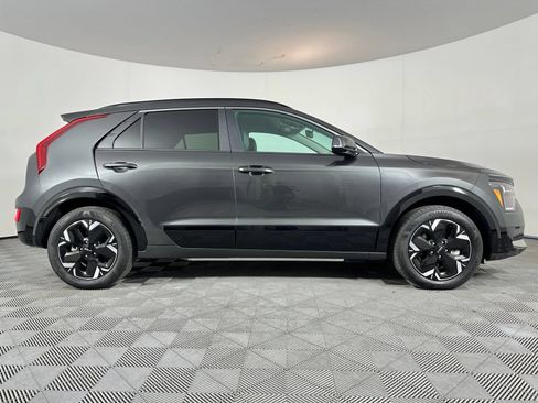 Used 2025 Kia Niro Wind w/ Wind Preserve Package FWD image 28