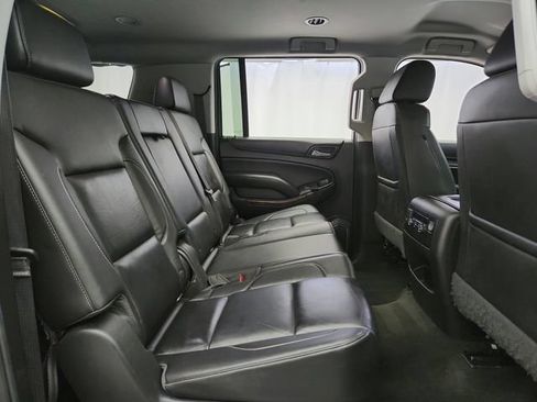 Used 2018 Chevrolet Suburban LT w/ Luxury Package AWD/4WD image 33