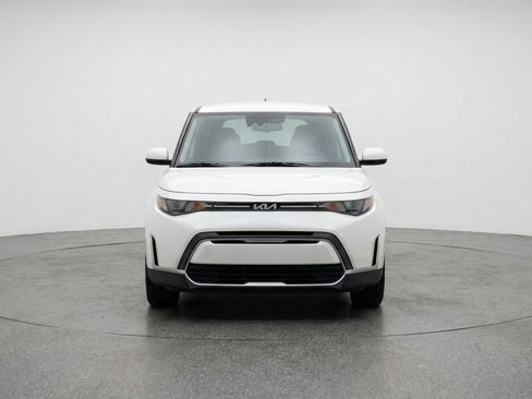 Used 2025 Kia Soul LX w/ LX Technology Package image 2