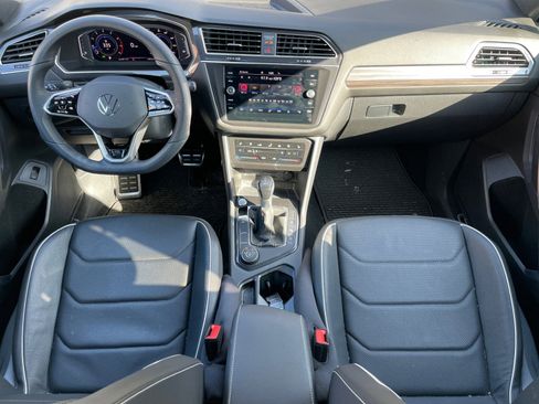 Used 2022 Volkswagen Tiguan SEL R-Line image 10