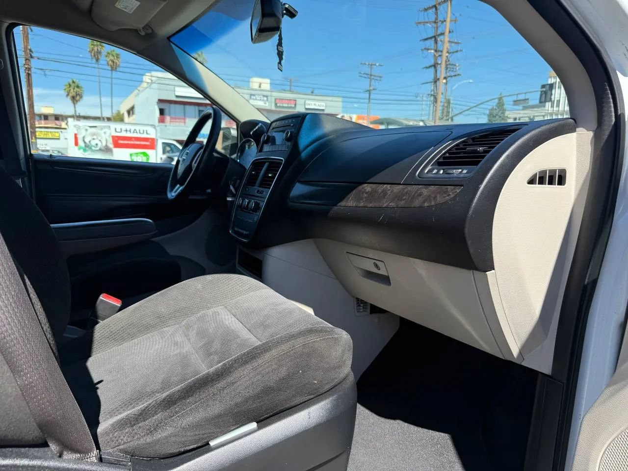 Used 2015 Dodge Grand Caravan American Value Package w/ UConnect Hands-Free Group FWD image 45