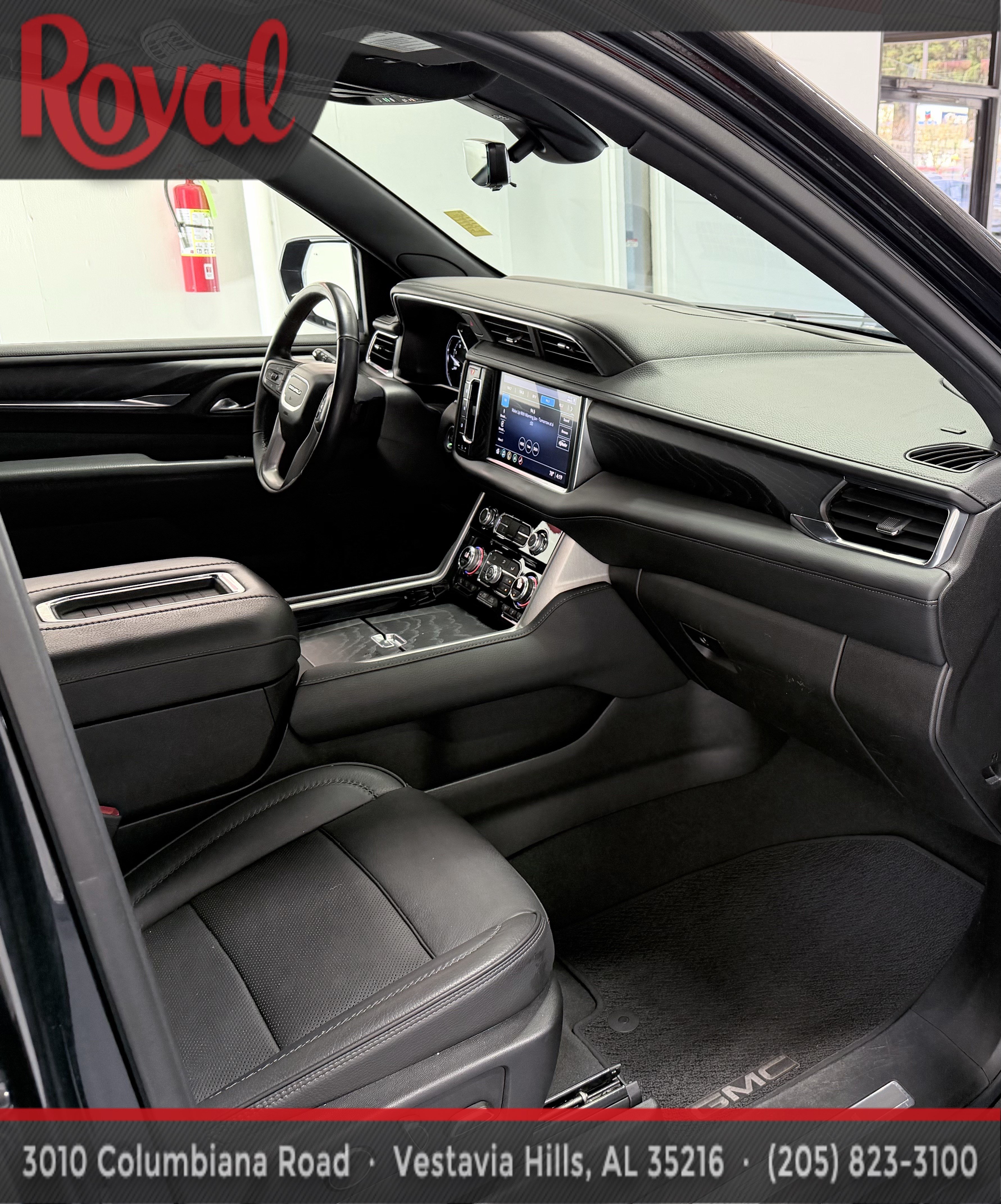 Used 2021 GMC Yukon XL Denali w/ Advanced Technology Package AWD/4WD image 17