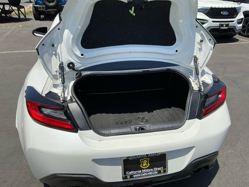 Used 2022 Toyota GR86 w/ ALL Weather Mat Package (TMS) RWD image 25
