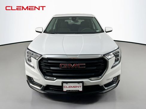 Used 2024 GMC Terrain SLE AWD/4WD image 2