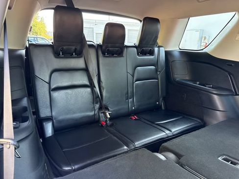 Used 2023 Nissan Pathfinder SL w/ Lighting Package (N92) AWD/4WD image 13