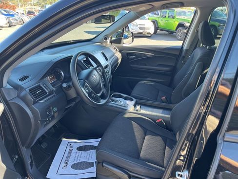 Used 2021 Honda Ridgeline Sport image 2