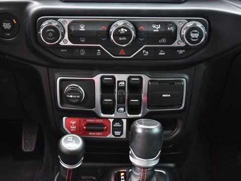 Used 2020 Jeep Gladiator Rubicon image 32