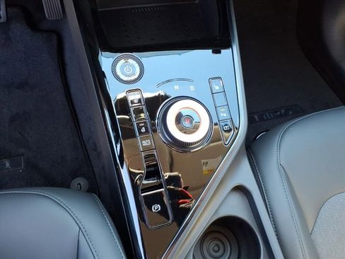 New 2025 Kia Niro Wind image 24