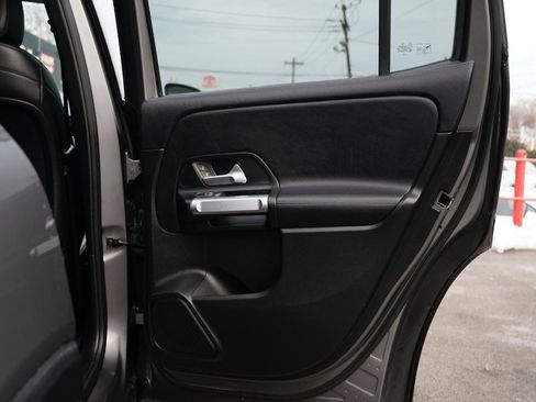 Used 2020 Mercedes-Benz GLB 250 4MATIC image 35