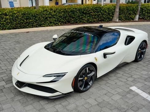 Used 2023 Ferrari SF90 Stradale AWD/4WD image 11