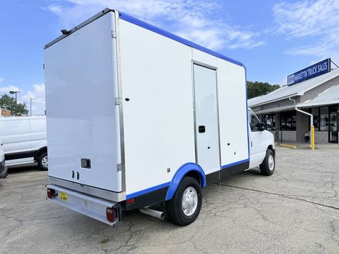 Used 2024 Ford E-350 and Econoline 350 Super Duty w/ Power Windows & Locks Group RWD image 3