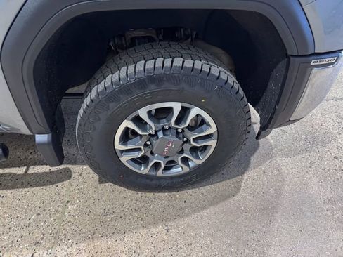 Used 2024 GMC Sierra 2500 SLE image 28