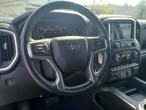 Used 2021 Chevrolet Silverado 1500 LT Trail Boss w/ Convenience Package II AWD/4WD image 9