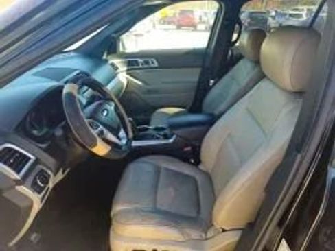 Used 2013 Ford Explorer XLT image 14