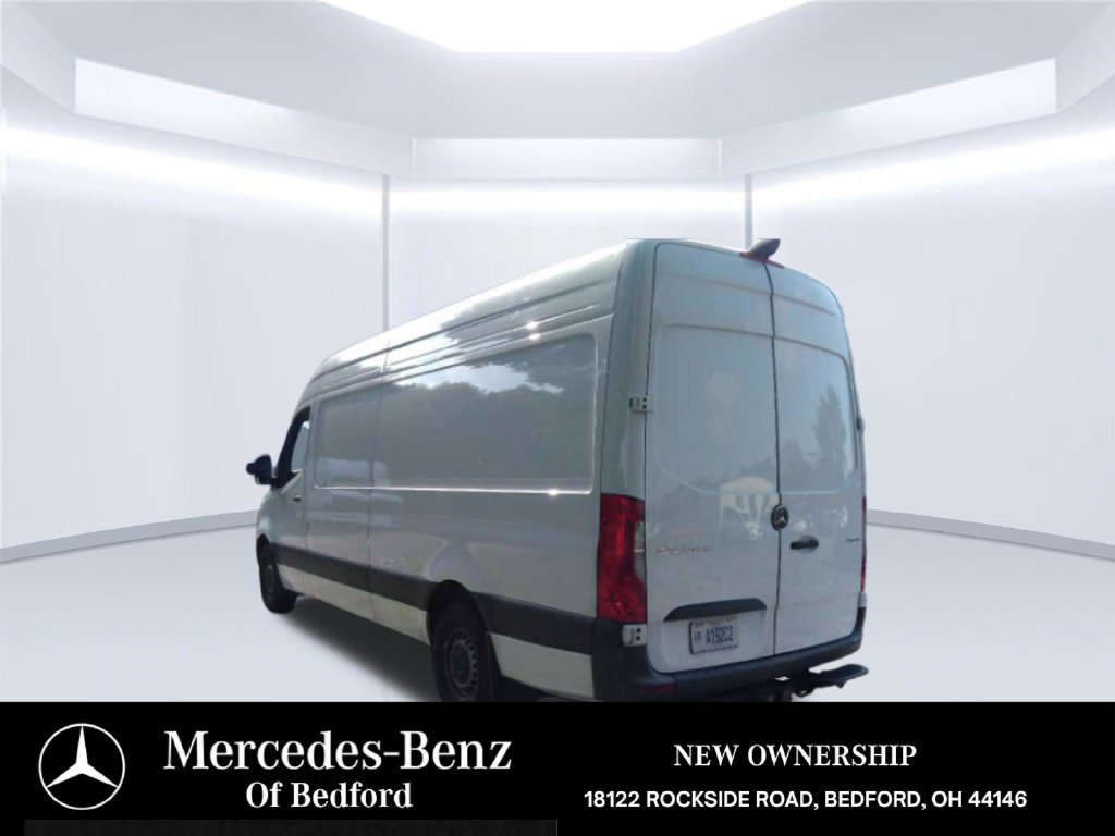 Used 2024 Mercedes-Benz Sprinter 2500 image 3