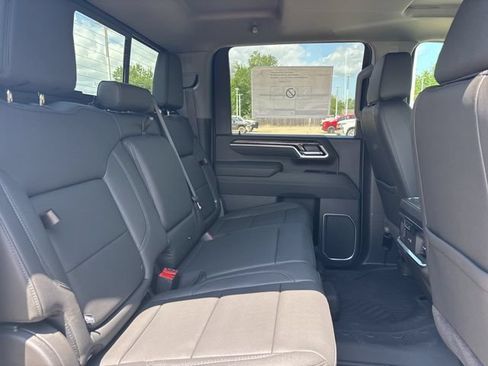 New 2026 Chevrolet Silverado 2500 LTZ w/ LTZ Premium Package AWD/4WD image 17