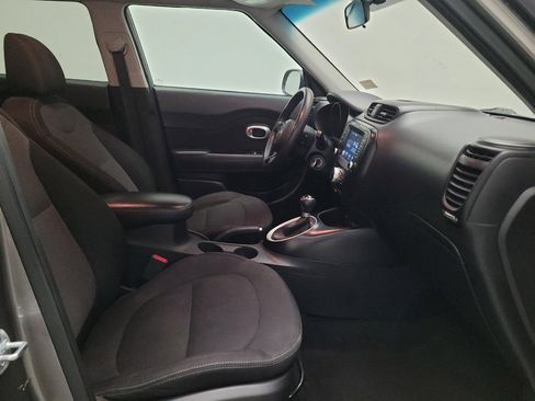 Used 2018 Kia Soul + FWD image 21