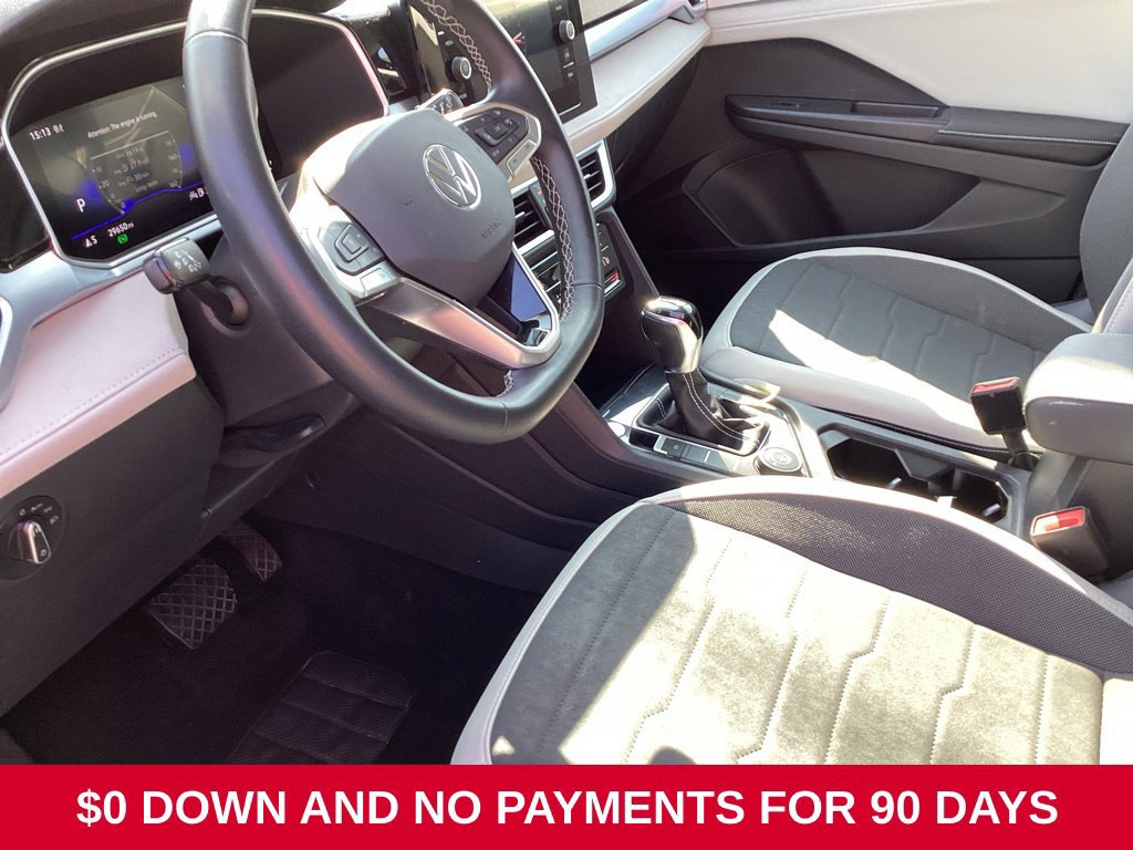 Used 2025 Volkswagen Taos SE AWD/4WD image 6