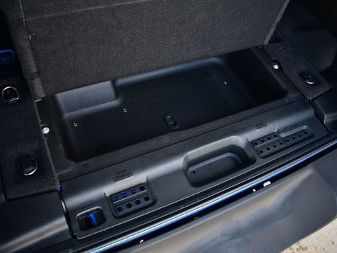 Used 2024 Jeep Wrangler Sport image 23