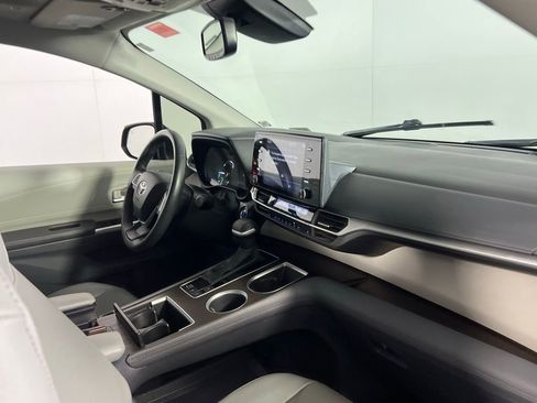 Used 2023 Toyota Sienna XLE image 24