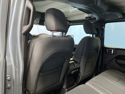 Certified 2025 Jeep Wrangler Willys image 25