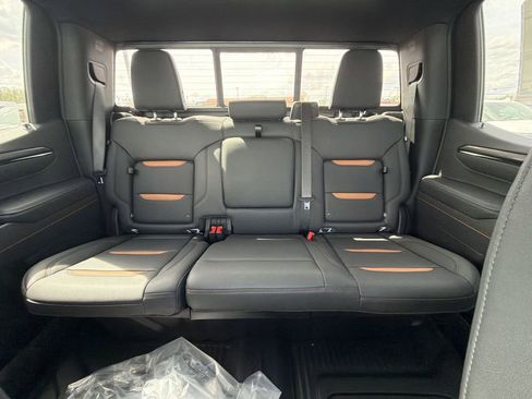 New 2026 GMC Sierra 1500 AT4 w/ Technology Package AWD/4WD image 29
