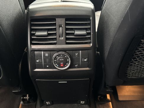 Used 2015 Mercedes-Benz GL 550 4MATIC image 30