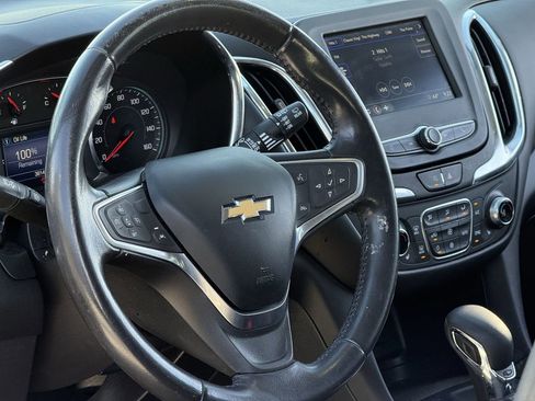 Used 2022 Chevrolet Equinox LT image 10