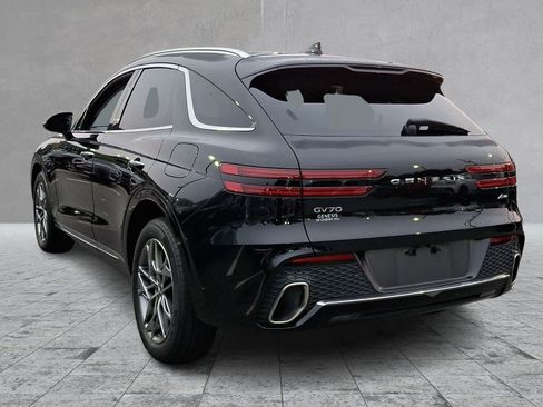 Certified 2024 Genesis GV70 2.5T AWD/4WD image 4