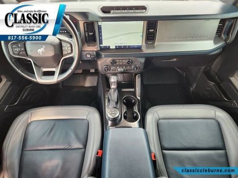 Used 2023 Ford Bronco Outer Banks w/ Sasquatch Package AWD/4WD image 2