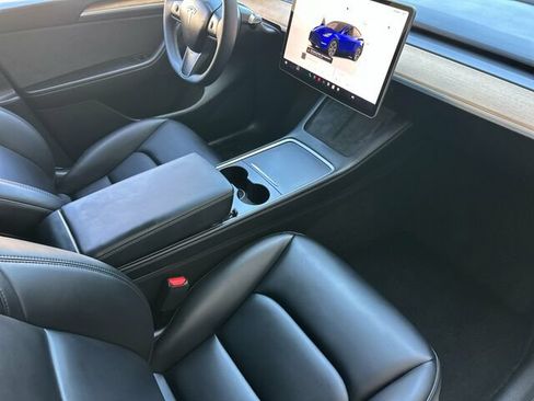Used 2025 Tesla Model Y Long Range RWD image 19