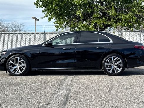 Used 2025 Mercedes-Benz E 350 4MATIC Sedan image 7