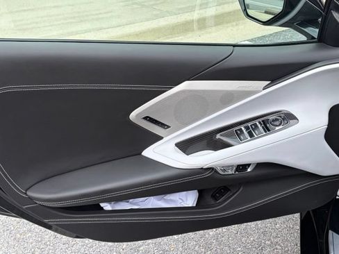 Used 2021 Chevrolet Corvette Stingray Premium Conv w/ Z51 Performance Package RWD image 16