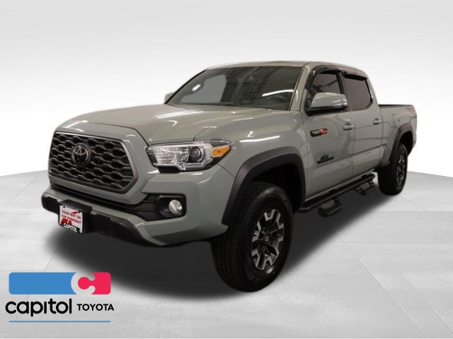 Certified 2022 Toyota Tacoma TRD Off-Road w/ Black Out Package (TMS) AWD/4WD image 6