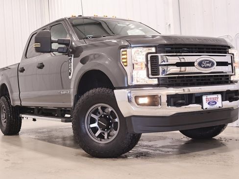 Certified 2019 Ford F250 XLT w/ XLT Value Package image 40