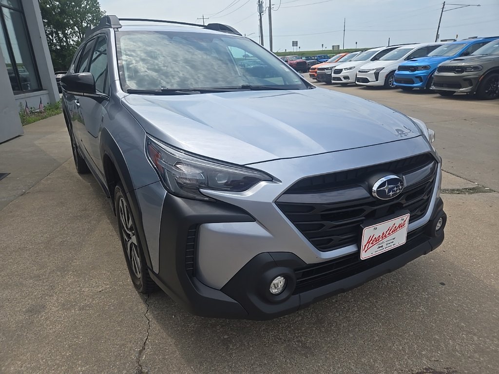 Used 2023 Subaru Outback Premium AWD/4WD image 17