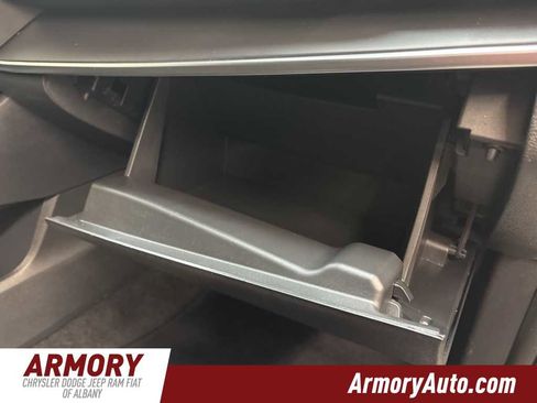 Used 2024 Nissan Rogue S image 37