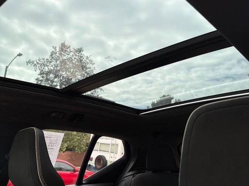 Used 2020 Volvo XC40 T5 R-Design image 40