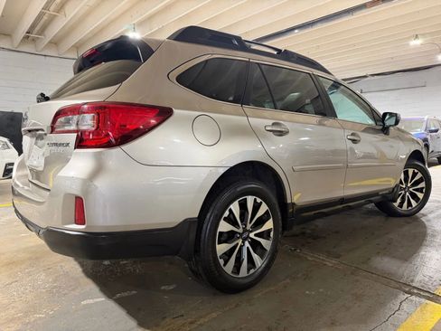 Used 2017 Subaru Outback 2.5i Limited AWD/4WD image 4