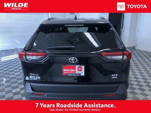 Certified 2022 Toyota RAV4 XLE Premium image 5