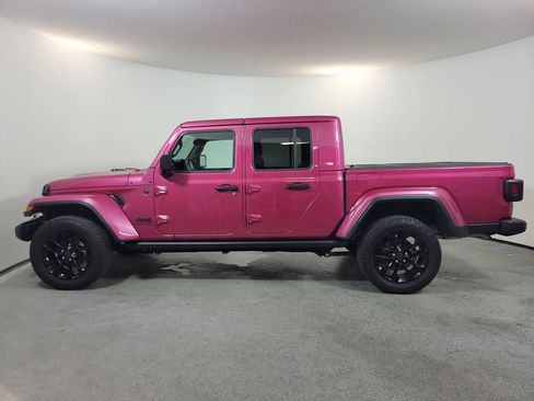 Used 2024 Jeep Gladiator Sport AWD/4WD image 5