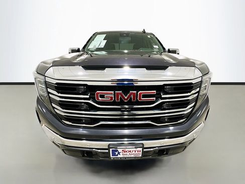 Used 2024 GMC Sierra 1500 SLT image 2