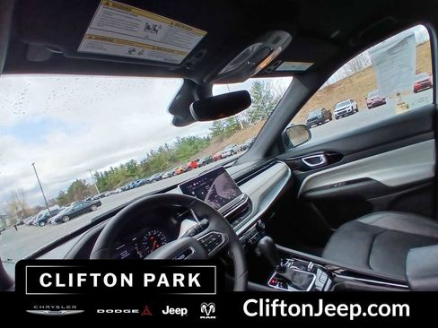 Certified 2025 Jeep Compass Limited AWD/4WD image 23